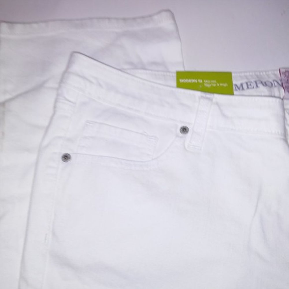 Merona Jeans Womens Size 18 White Modern Straight Mid Rise Slim Hip & Thigh - Picture 9 of 13
